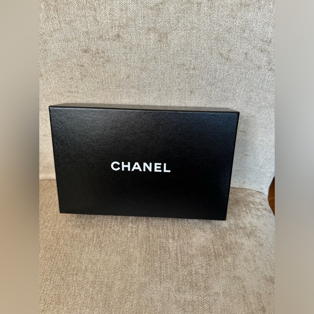 CHANEL - Mademoiselle Yen Lambskin Wallet - EUC   FULL INCLUSION - Picture 11 of 11